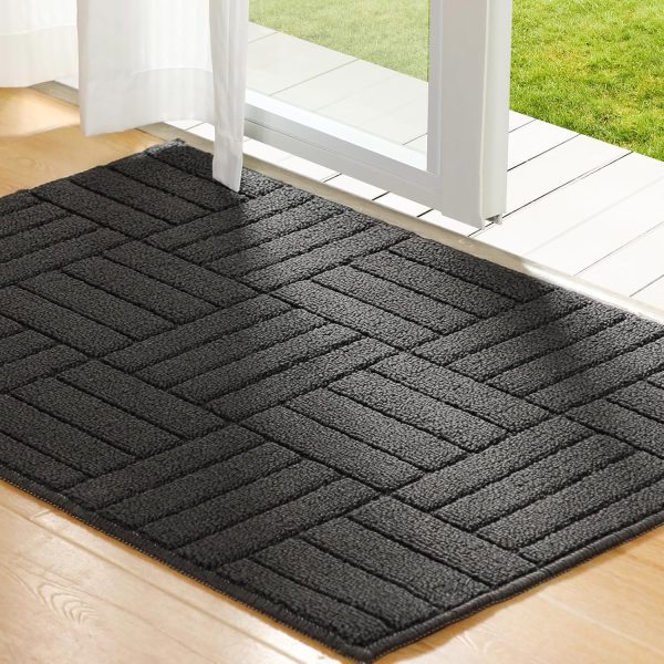 DoorMat - Non-Slip & Absorbent | Charcoal Gray Line Pattern